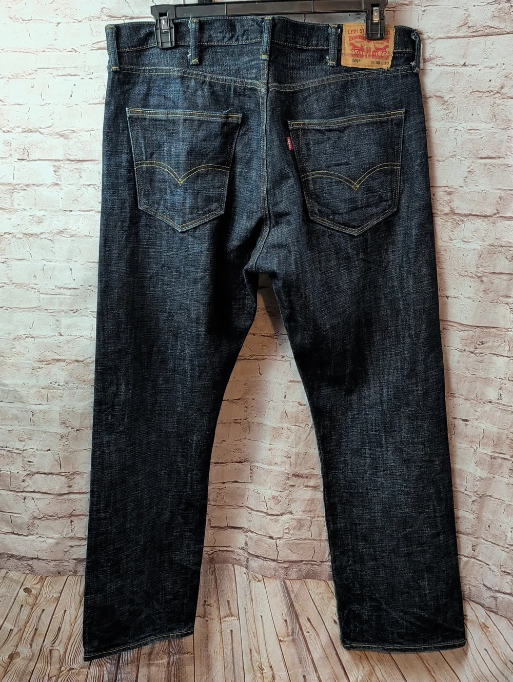 Levi's Men's Dark Indigo Straight Jeans 501 Button Fly 38 X 30 Like New